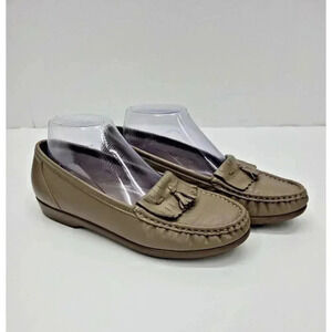 SAS Tripad Comfort Slip On Loafer Shoes Women's Size 8.5 M Beige Tassels